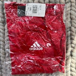 Adidas tee